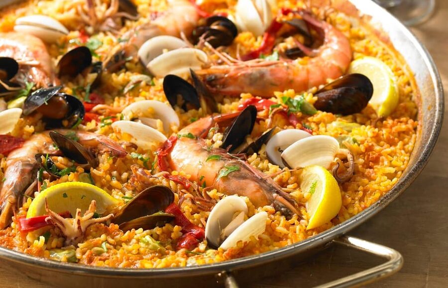 Madrid: Paella and Sangria Workshop in the City Center - Paella preparation, from chopping to the pan