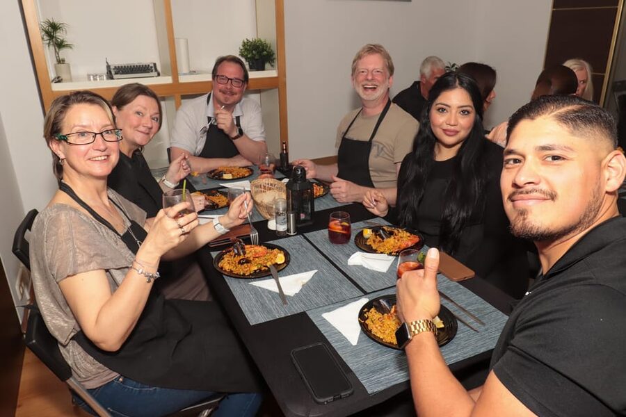 Madrid: Paella and Sangria Workshop in the City Center - How social is the experience?