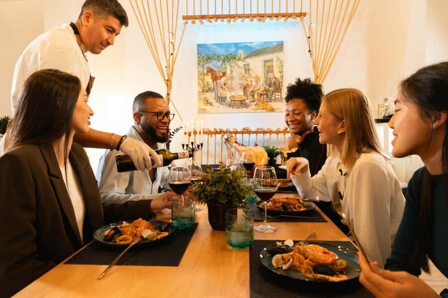 Madrid: Paella and Sangria Workshop with Tapas - Private or shared workshop?