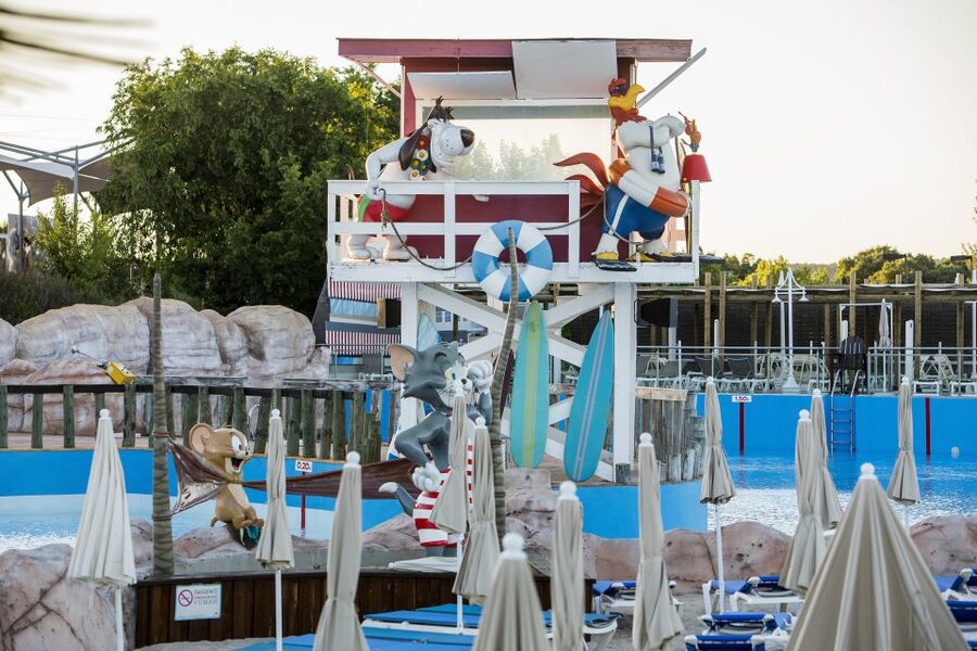 Madrid: Parque Warner Beach Entry Ticket - Is $29 Good Value for One Day?