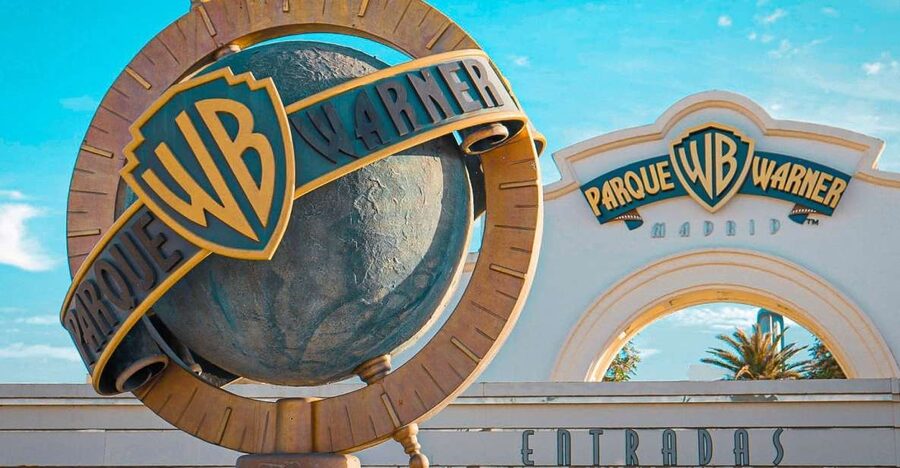 Madrid: Parque Warner Ticket and Roundtrip Transportation - Starting at Julià Travel near Plaza Ramales