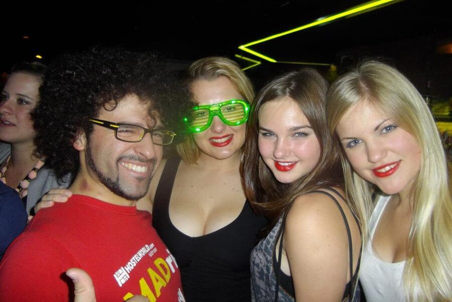 Madrid: Pub Crawl Madrid Running since 2005 Bar Exploration - Who will enjoy this Madrid night?