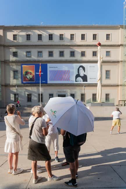 Madrid: Reina Sofía Guided Tour with Skip-the-Line Tickets - What happens during the 90-minute guided visit