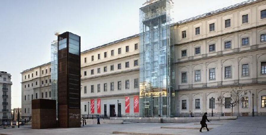 Madrid: Reina Sofía Museum Guided Tour - The former hospital makes a memorable entrance