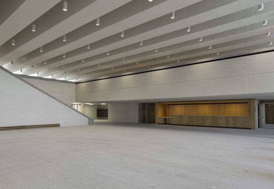 Madrid: Royal Collections Gallery Entry Ticket - The 360-degree projection cube