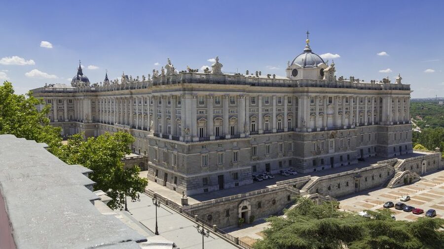 Madrid: Royal Palace and Almudena Cathedral Small-Group Tour - The guides make the history easier to remember