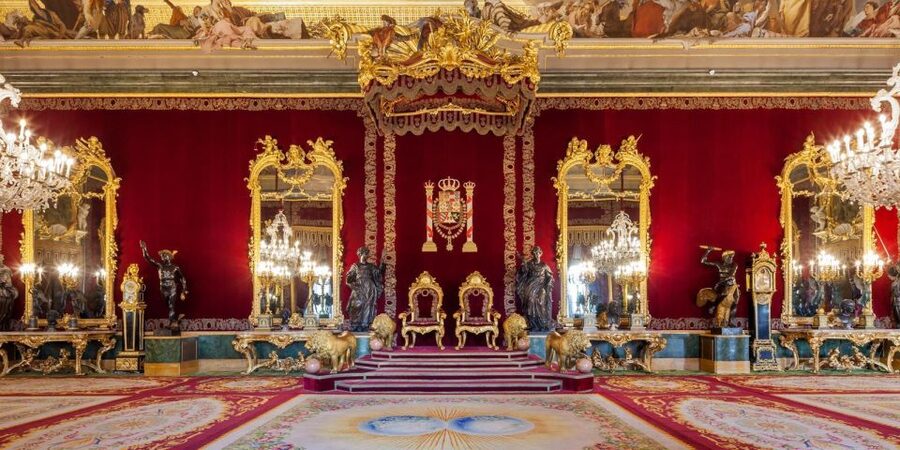 Madrid: Royal Palace Guided Tour with Entry Ticket - The final royal collections