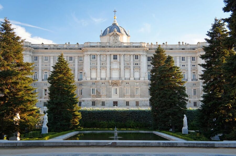 Madrid: Royal Palace Guided Tour with Skip-the-Line Entry - The official rooms: throne, dinner, and chapel