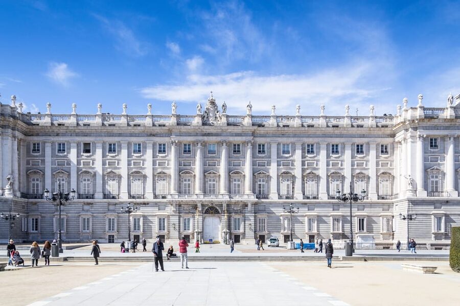 Madrid: Royal Palace Guided Tour with Skip-the-Line Entry - Art, armor, clocks, and porcelain
