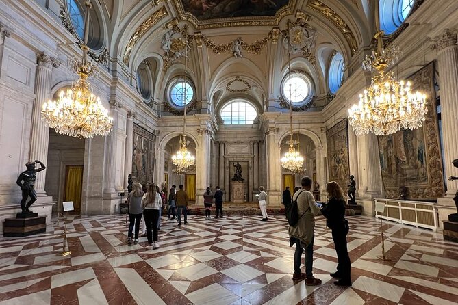 Madrid: Royal Palace Guided Tour with Skip the Line Ticket - Meeting at Madrid Souvenirs on Calle de Carlos III