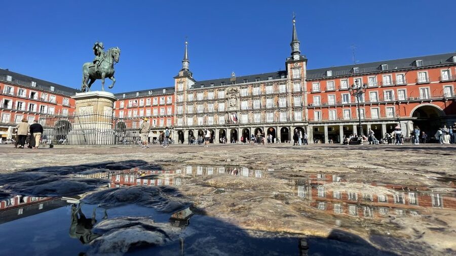 Madrid: Royal Palace Skip-the-Line Guided Tour - What you see inside the Royal Palace
