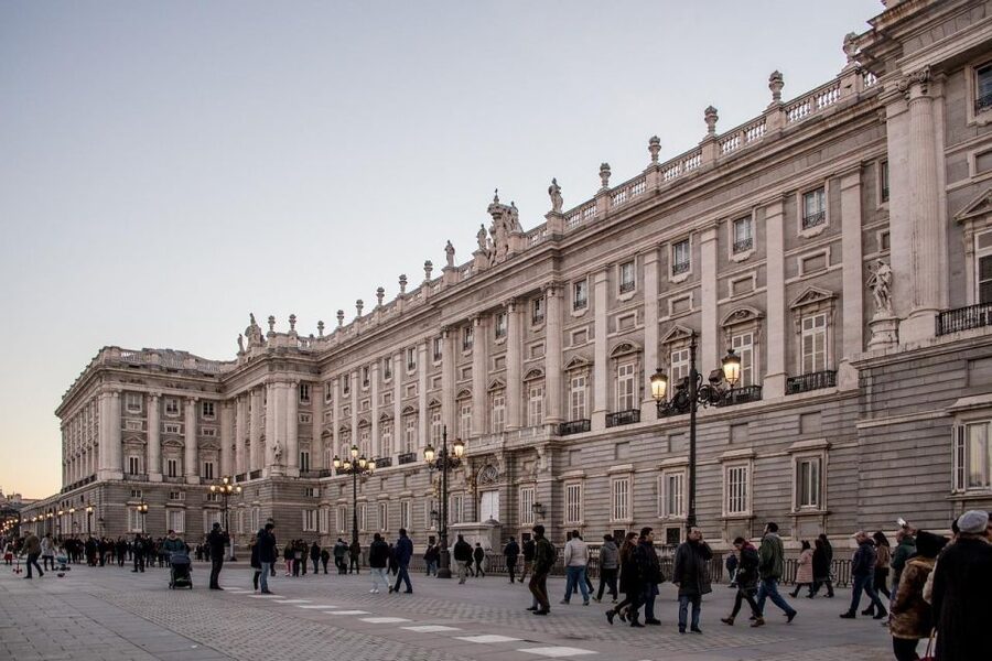 Madrid: Royal Palace Skip-the-Line Guided Tour - Plaza de la Villa and the route to the palace