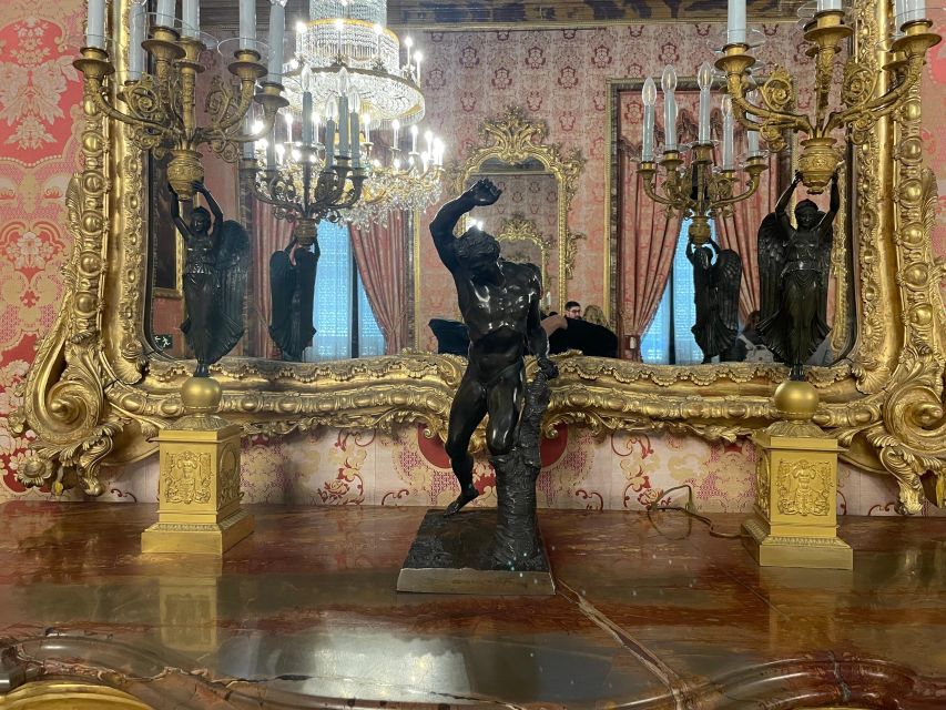 Madrid: Royal Palace tour - semi private or private - Timing, bags, and practical planning