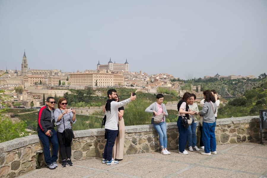 Madrid: Segovia and Toledo Tour, Alcazar, and Cathedral - Lunch and free time in Segovia