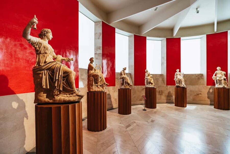Madrid: Skip-the-Line Prado Museum Guided Tour - The Prado’s building and royal foundation