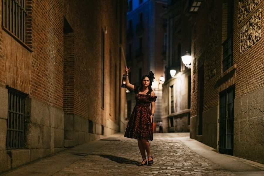 Madrid: Spanish Inquisition and Legends Evening Walking Tour - The guides are the real attraction