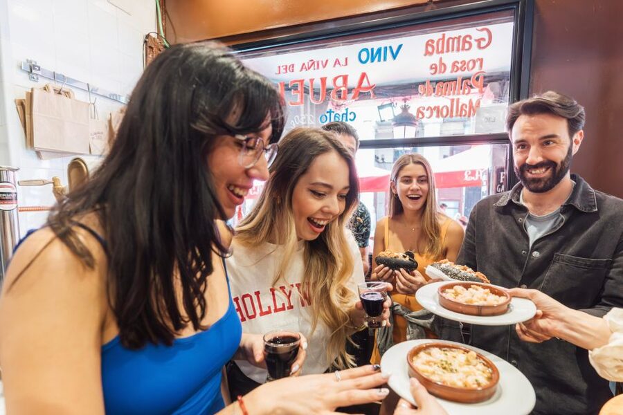Madrid: Tapas Food Tour with Drinks and Food - What the guide adds beyond the food