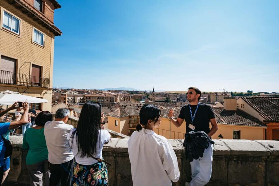 Madrid: Toledo & Segovia Full Day Guided Tour with Alcázar - The road from Madrid to Toledo
