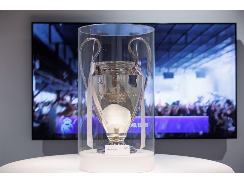 Madrid: Tour Bernabéu Entry Ticket - Locker rooms and dugouts bring you closer to match day