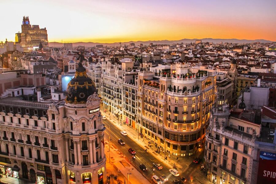 Madrid: Welcome to Madrid Guided Walking Tour in English - Finishing at the Congress of Deputies