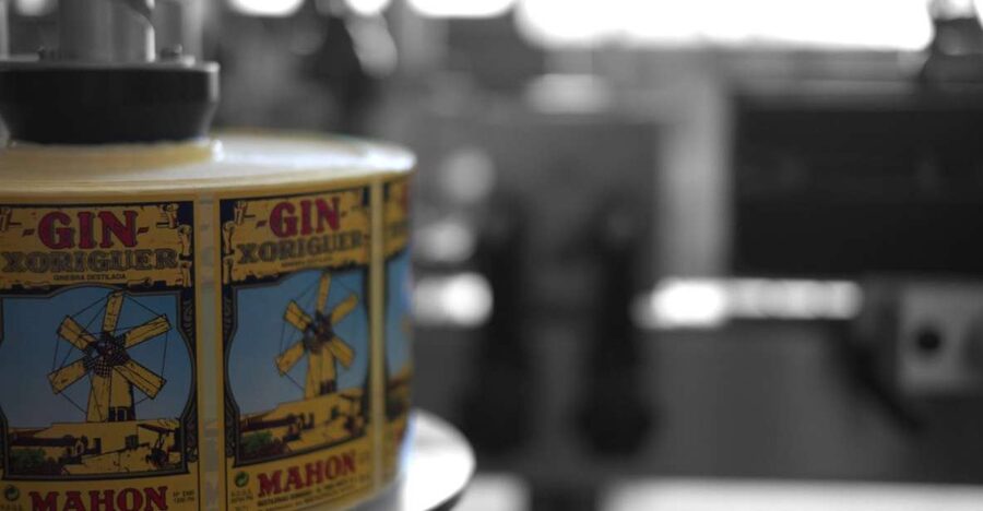 Mahón: Gin Distillery Tour with Tasting & Appetizers - Key things to know before you go