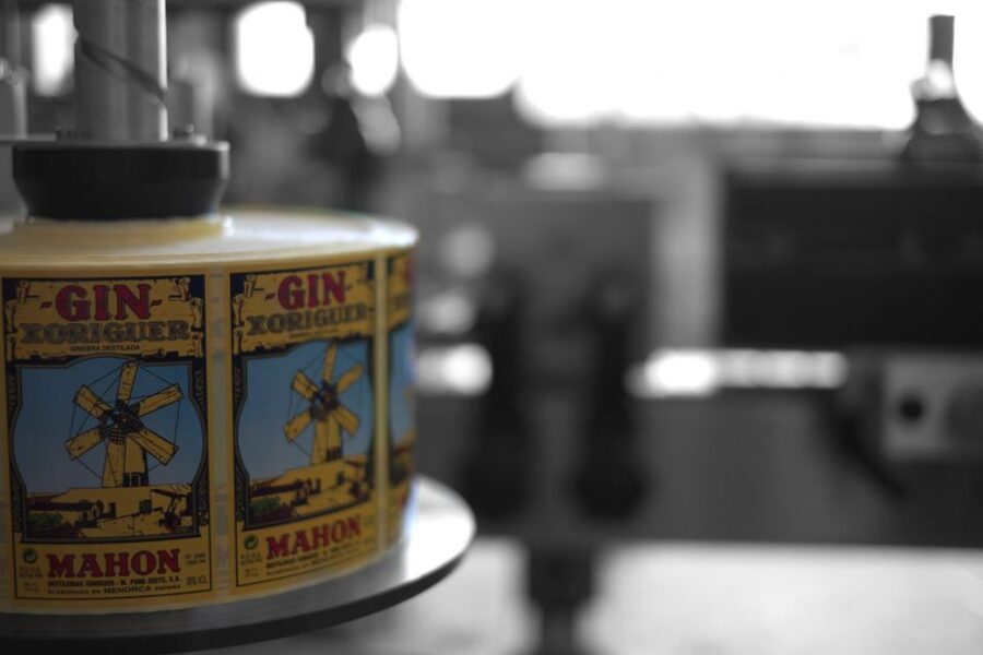 Mahón: Gin Distillery Tour with Tasting & Appetizers - Why Xoriguer gin matters in Mahón
