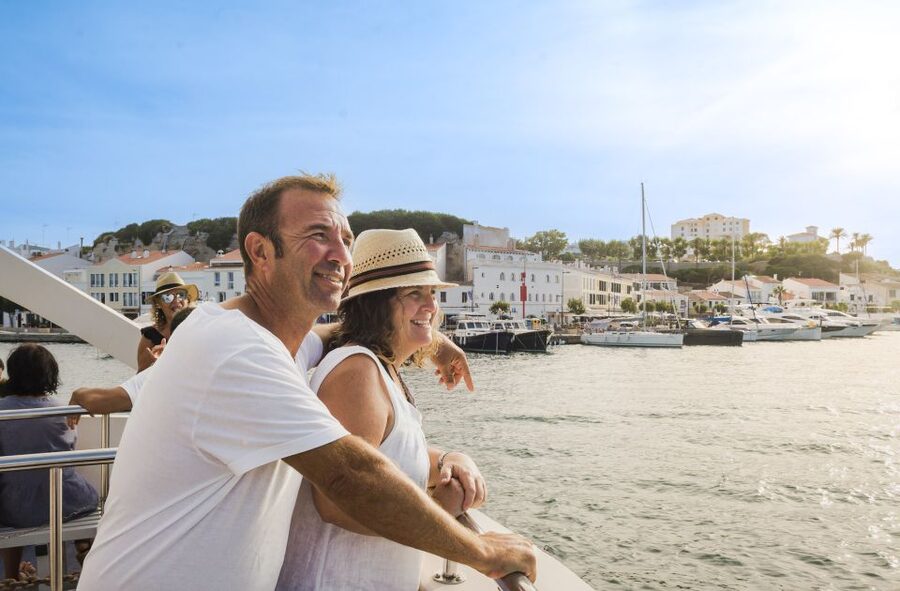 Mahon: Harbor Boat Tour with Underwater Viewing & Commentary - Five things to know before you go