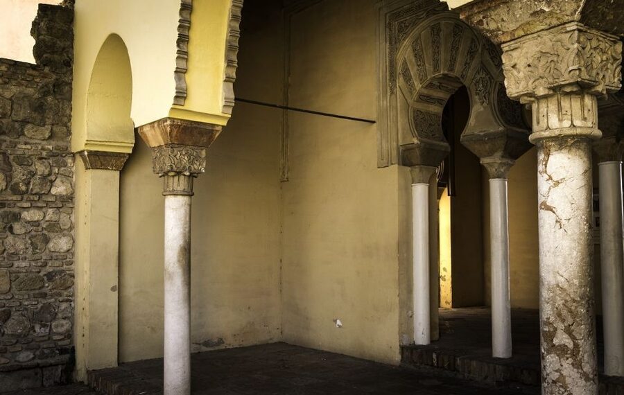 Málaga: 3-Hour Complete Walking Tour with Tickets - The guides make the three hours work