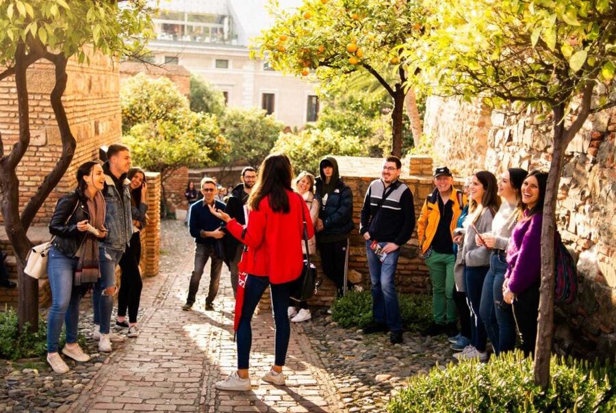Málaga: Alcazaba and Roman Theatre Guided Tour With Entry - The Christian conquest and the harder parts of the story