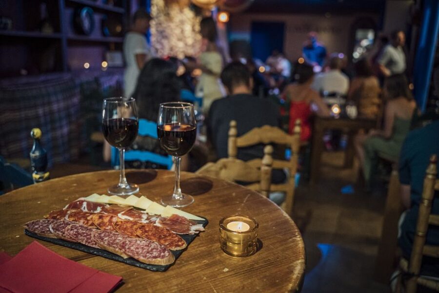 Malaga: Authentic Flamenco Show at El Gallo Ronco - Food, drinks, and the real cost of the evening
