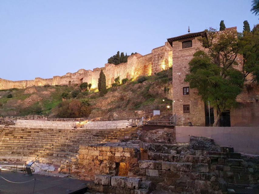 Málaga: Cathedral, Alcazaba, Roman Theater Walking Tour - What the guides add