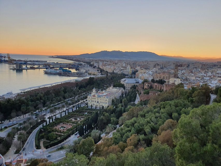 Málaga: Cathedral, Alcazaba, Roman Theater Walking Tour - Practical advice before you go