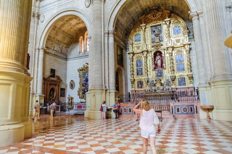 Malaga: City Sightseeing Hop-On Hop-Off Bus Tour - Comfort, access, and small practical points