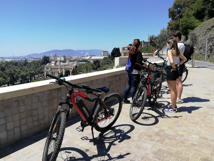 Malaga: Guided E-Bike Tour - The lighthouse, Muelle Uno, and the port