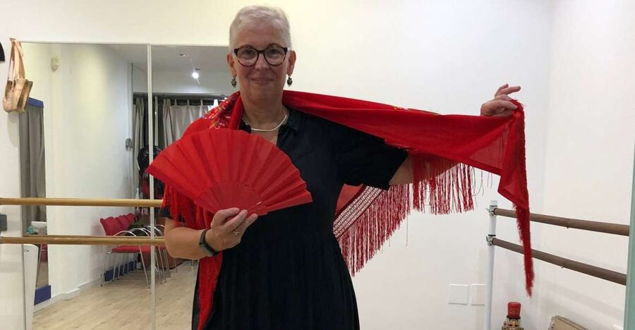 Málaga: Learn to dance flamenco rumba in 45 minutes - What flamenco rumba means here