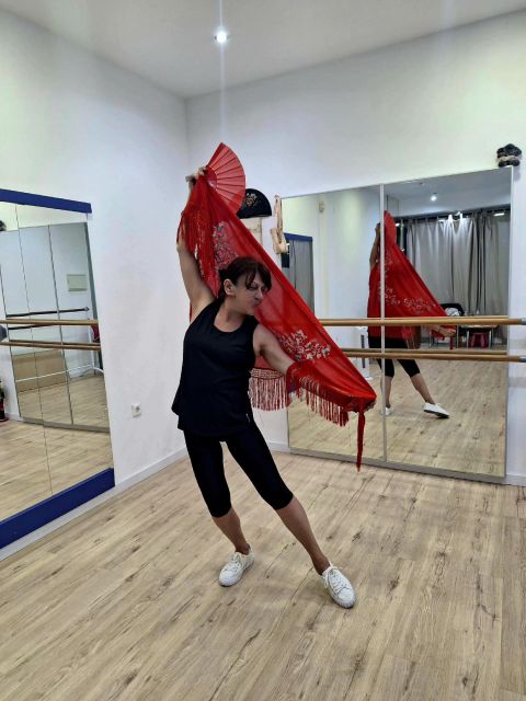 Málaga: Learn to dance flamenco rumba in 45 minutes - How much value do you get for $47?