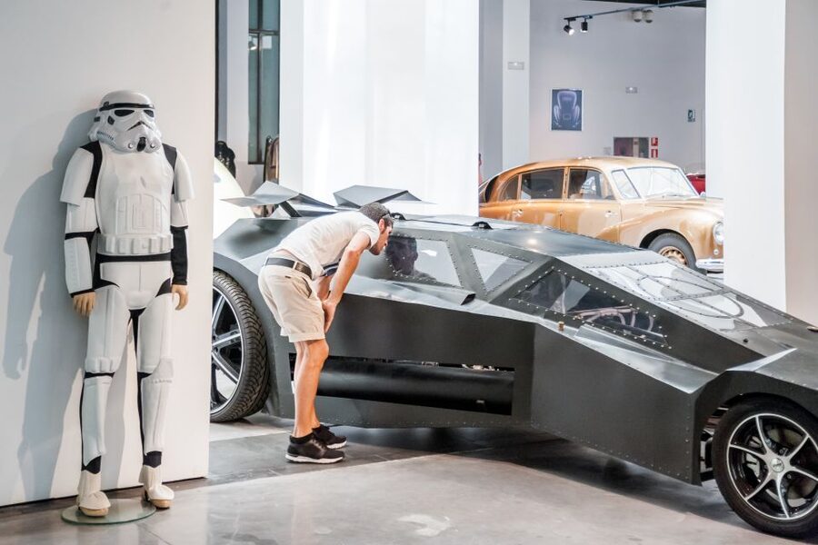 Málaga: Museo del Automóvil y la Moda Ticket - Rolls Royce, Jaguar, and English restraint
