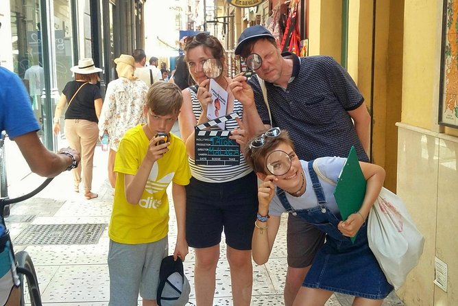 Málaga: Private Sightseeing Treasure Hunt - Plaza de la Merced and the city’s creative side