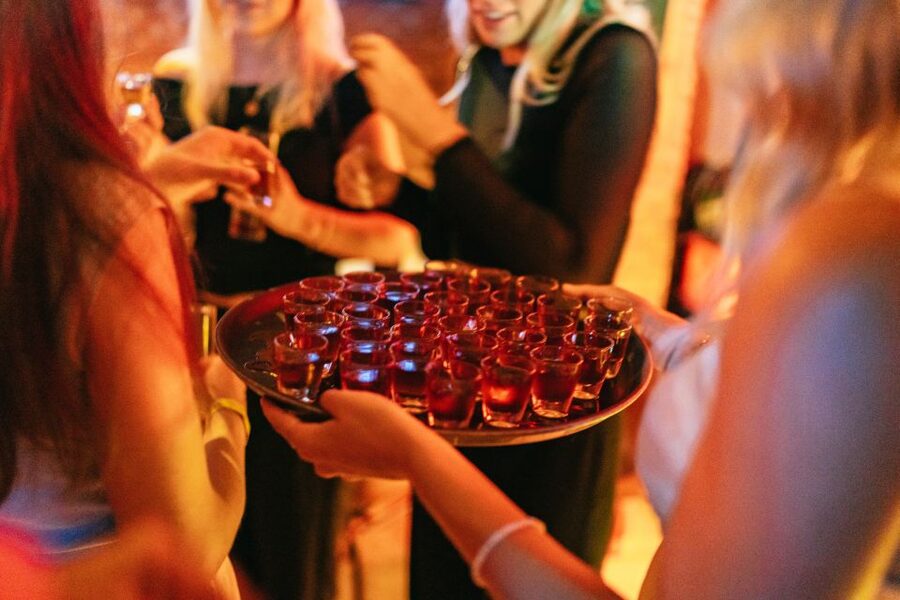 Malaga: Pubs and Clubs Crawl - The first local bar: an easy way to meet people