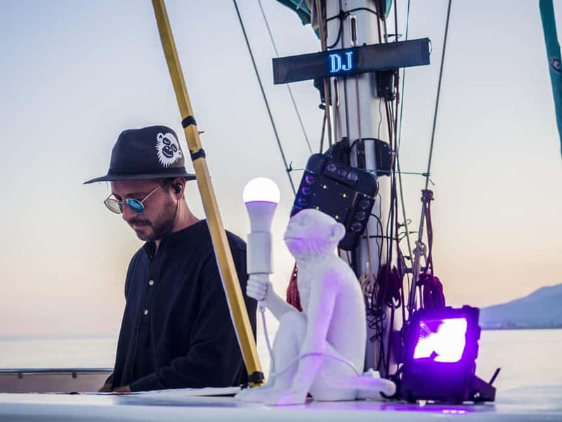 Malaga: Sailing Catamaran Sunset Cruise with Live DJ & Drink - Key points to know before you sail