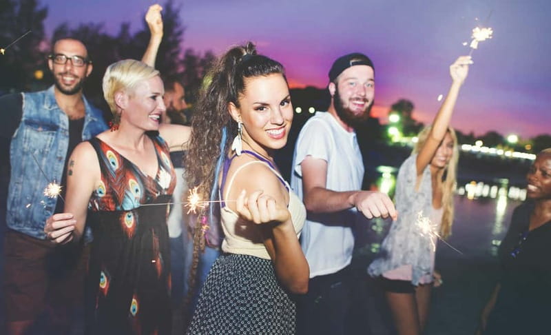 Malaga: Sailing Catamaran Sunset Cruise with Live DJ & Drink - Cava, music, and the changing mood onboard