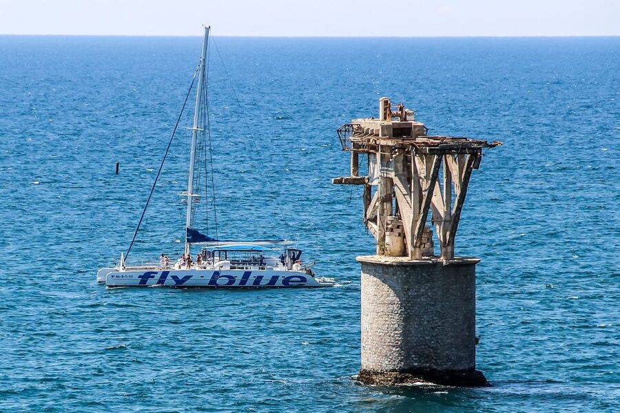 Málaga: Scenic Catamaran Cruise - Leaving from Muelle Uno in Málaga