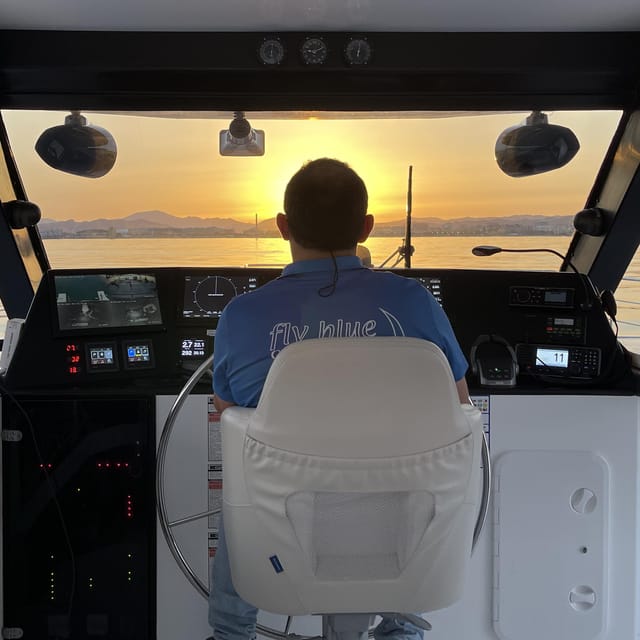 Málaga: Sunset Catamaran Trip - Weather, wind, and seasickness