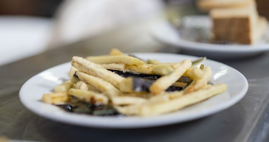 Malaga: Tapas Tasting Tour - What the guides add to the meal