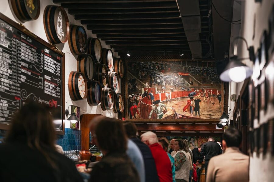 Málaga: Traditional Andalusian Tapas and Wine Tour - A final tavern and the vermouth test