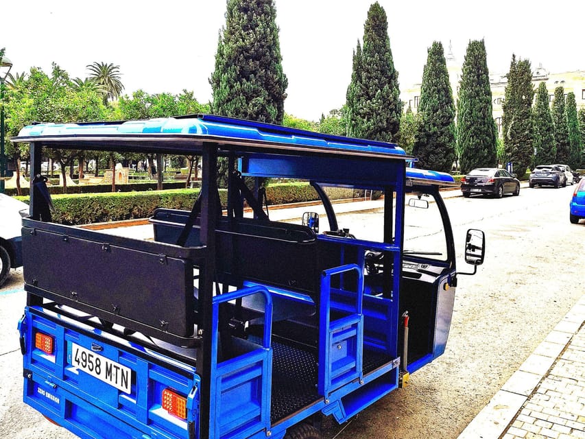 Malaga: Tuk tuk tour - La Malagueta, the coast, and elegant Málaga