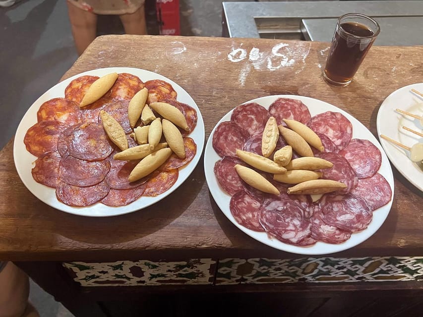 Malaga: Wine and Tapas Tour with Tastings and Drinks - Dietary needs and the limits of the menu