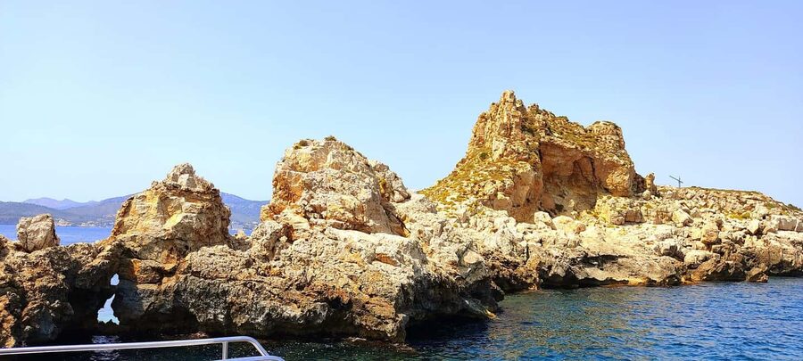 Mallorca: 3.5-Hour Boat Trip with Swimming and Snorkeling - Views, sangria, and a practical onboard setup