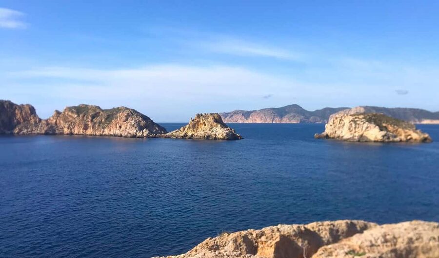 Mallorca: 3.5-Hour Boat Trip with Swimming and Snorkeling - Crowds, seating, and the points that may frustrate you