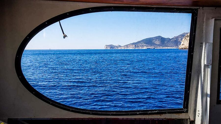 Mallorca: 3.5-Hour Boat Trip with Swimming and Snorkeling - The first swim: clear water, but not a shallow reef